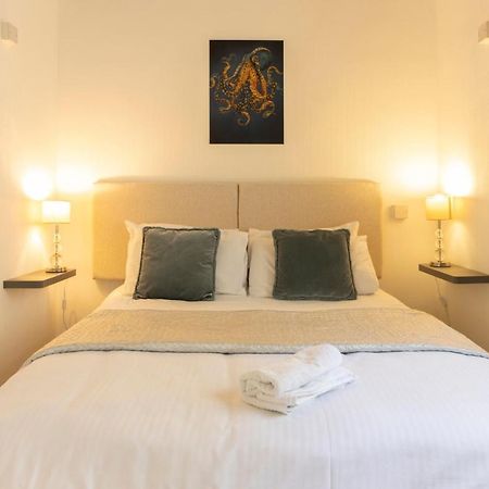 **Sunny And Bright, Thatchers Rock One Bed Beach Front Apartment*** توركواي المظهر الخارجي الصورة