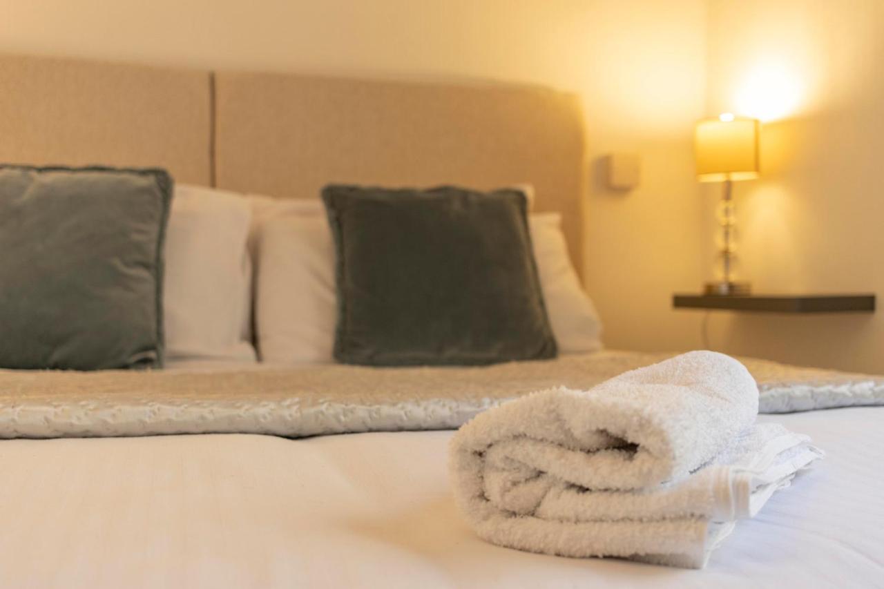**Sunny And Bright, Thatchers Rock One Bed Beach Front Apartment*** توركواي المظهر الخارجي الصورة