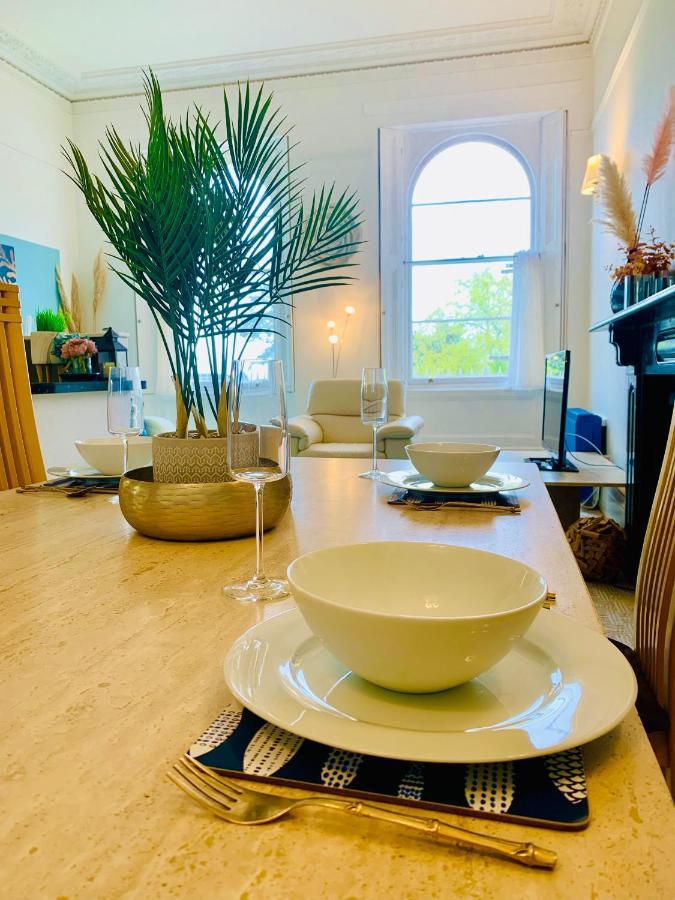 **Sunny And Bright, Thatchers Rock One Bed Beach Front Apartment*** توركواي المظهر الخارجي الصورة