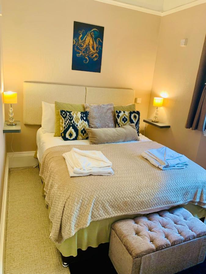 **Sunny And Bright, Thatchers Rock One Bed Beach Front Apartment*** توركواي المظهر الخارجي الصورة