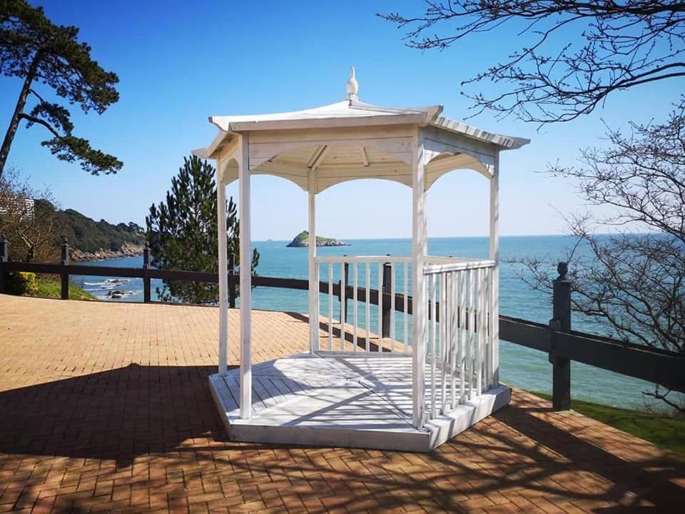 **Sunny And Bright, Thatchers Rock One Bed Beach Front Apartment*** توركواي المظهر الخارجي الصورة