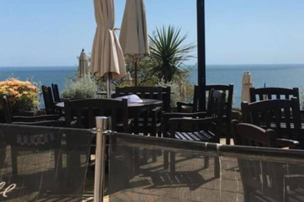 **Sunny And Bright, Thatchers Rock One Bed Beach Front Apartment*** توركواي المظهر الخارجي الصورة